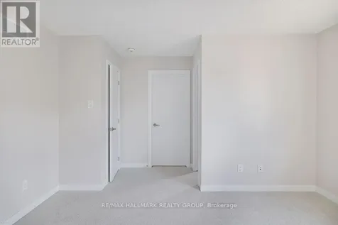 12 Tenuto Lane Ottawa ON K1C 7G4