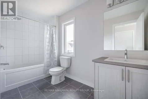 12 Tenuto Lane Ottawa ON K1C 7G4