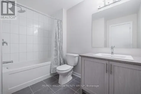 12 Tenuto Lane Ottawa ON K1C 7G4