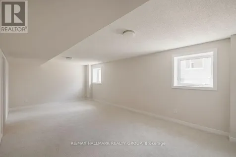 12 Tenuto Lane Ottawa ON K1C 7G4