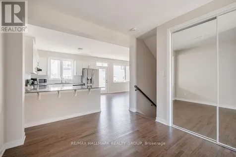 12 Tenuto Lane Ottawa ON K1C 7G4