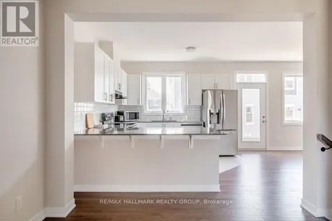 12 Tenuto Lane Ottawa ON K1C 7G4