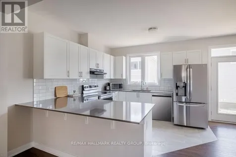 12 Tenuto Lane Ottawa ON K1C 7G4