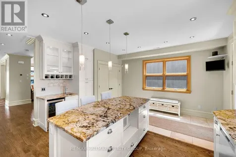 376 Winona Avenue Ottawa ON K1Z 5H7