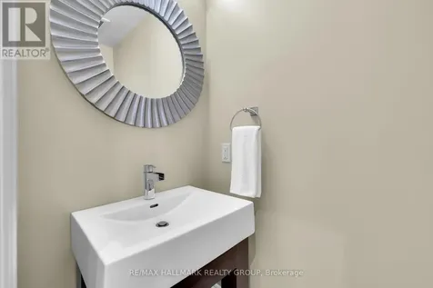 376 Winona Avenue Ottawa ON K1Z 5H7