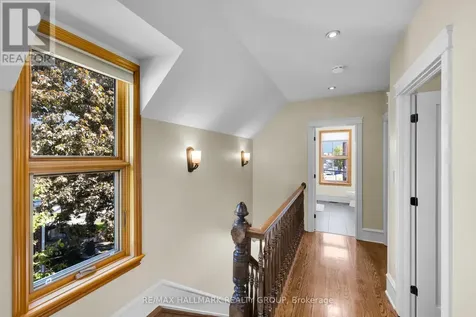 376 Winona Avenue Ottawa ON K1Z 5H7