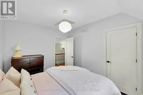 376 Winona Avenue Ottawa ON K1Z 5H7