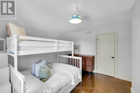 376 Winona Avenue Ottawa ON K1Z 5H7