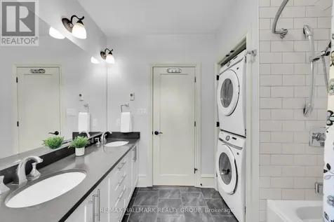 376 Winona Avenue Ottawa ON K1Z 5H7