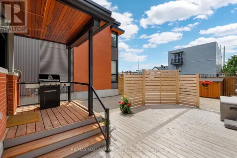 376 Winona Avenue Ottawa ON K1Z 5H7
