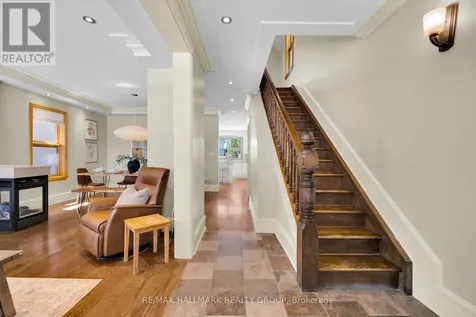 376 Winona Avenue Ottawa ON K1Z 5H7