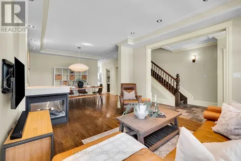 376 Winona Avenue Ottawa ON K1Z 5H7