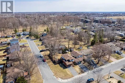 672 Champlain Drive Cornwall ON K6H 6P2