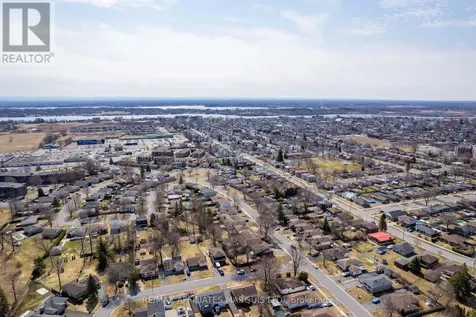 672 Champlain Drive Cornwall ON K6H 6P2