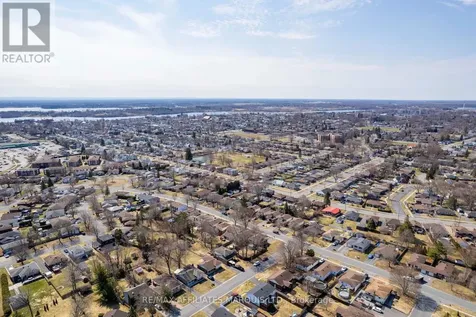 672 Champlain Drive Cornwall ON K6H 6P2