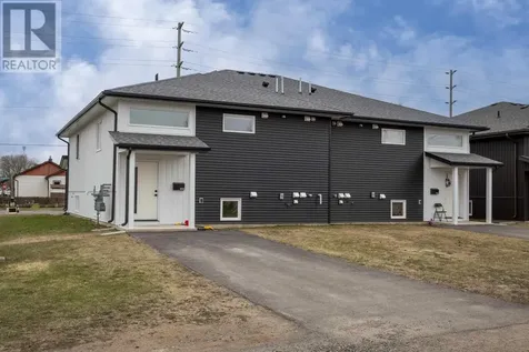 401 Empire Avenue Thunder Bay ON P7E 4S3