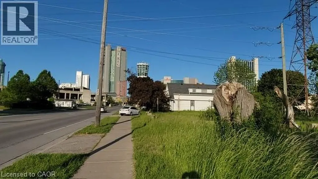 5668 Dunn Street Niagara Falls ON L2G 2N7