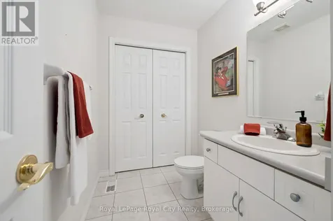 17 Terraview Crescent Guelph (kortright West) ON N1G 5A7