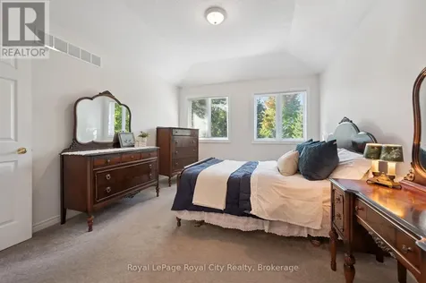 17 Terraview Crescent Guelph (kortright West) ON N1G 5A7