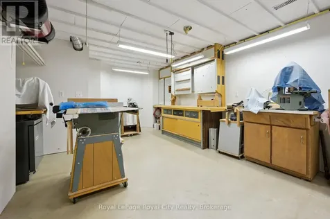 17 Terraview Crescent Guelph (kortright West) ON N1G 5A7