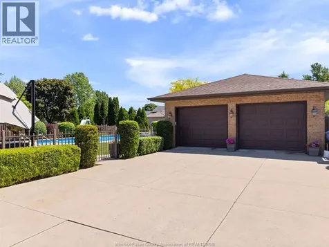 118 Pointe West Drive Amherstburg ON N9V 3N9