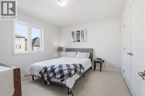 18 Vic Chambers Place Paris ON N3L 0E6