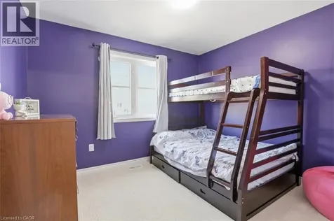 18 Vic Chambers Place Paris ON N3L 0E6