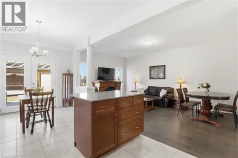 18 Vic Chambers Place Paris ON N3L 0E6