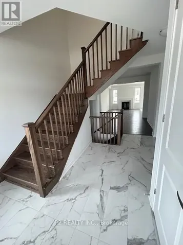 384 Madelaine Drive Barrie ON L9J 0Y5