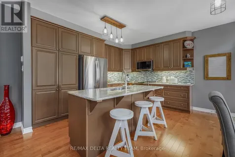 208 Serra Ridge Ottawa ON K4A 0V8
