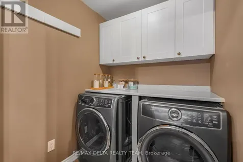 208 Serra Ridge Ottawa ON K4A 0V8