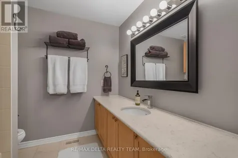208 Serra Ridge Ottawa ON K4A 0V8