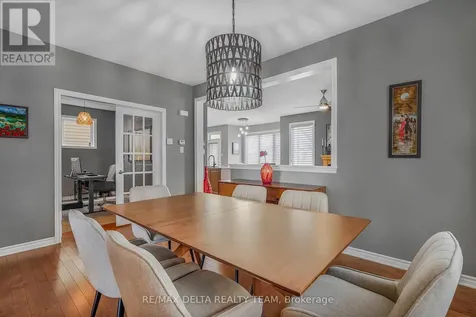 208 Serra Ridge Ottawa ON K4A 0V8