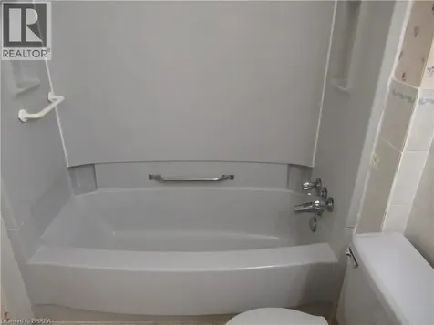 421 Fairview Drive Brantford ON N3R 7M3