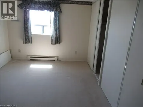 421 Fairview Drive Brantford ON N3R 7M3