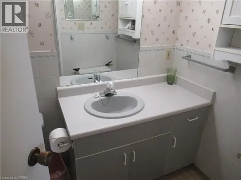 421 Fairview Drive Brantford ON N3R 7M3