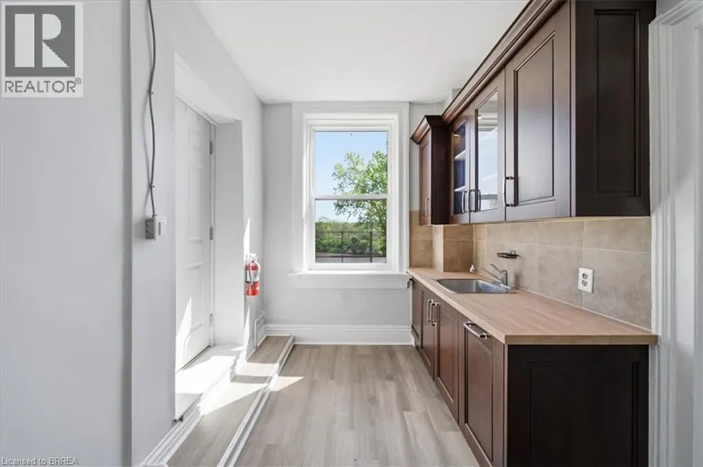 117 Grand River Street North Paris ON N3L 2M4