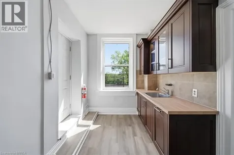 117 Grand River Street North Paris ON N3L 2M4