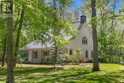 2207 Pleasantview Court Ottawa ON K4C 1H7