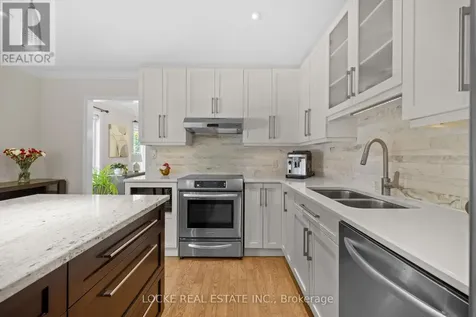 2207 Pleasantview Court Ottawa ON K4C 1H7