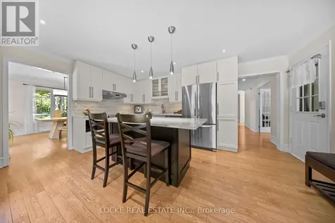 2207 Pleasantview Court Ottawa ON K4C 1H7