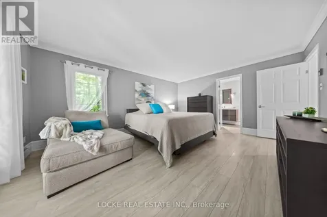 2207 Pleasantview Court Ottawa ON K4C 1H7