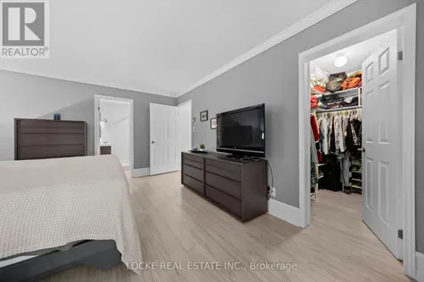 2207 Pleasantview Court Ottawa ON K4C 1H7