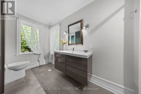2207 Pleasantview Court Ottawa ON K4C 1H7