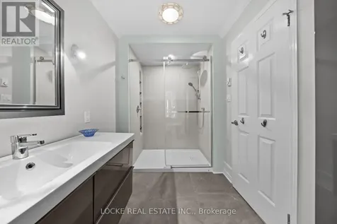 2207 Pleasantview Court Ottawa ON K4C 1H7