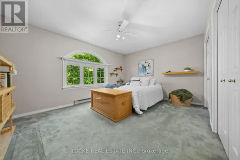 2207 Pleasantview Court Ottawa ON K4C 1H7