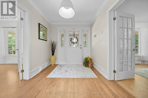 2207 Pleasantview Court Ottawa ON K4C 1H7