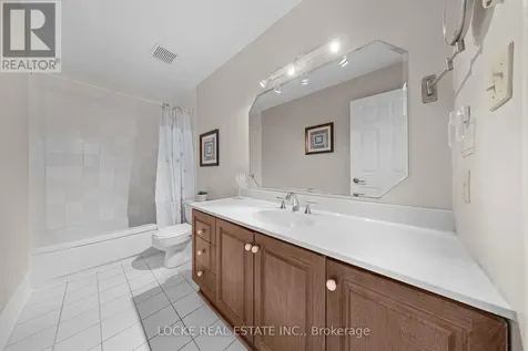 2207 Pleasantview Court Ottawa ON K4C 1H7