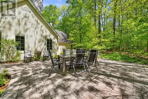 2207 Pleasantview Court Ottawa ON K4C 1H7