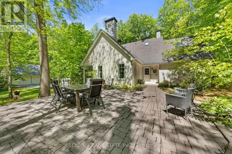 2207 Pleasantview Court Ottawa ON K4C 1H7